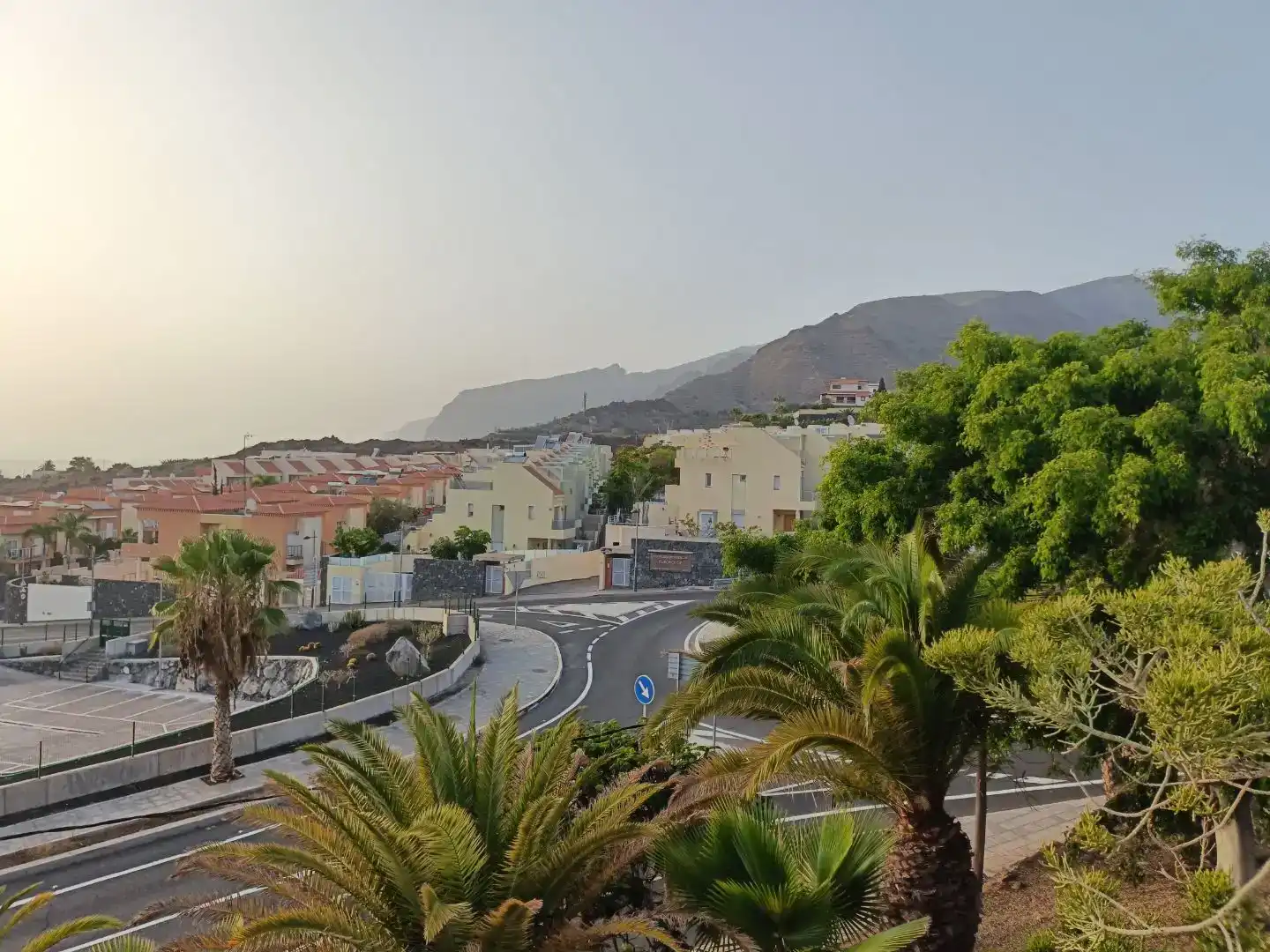 Vista exterior de Casa adosada en venda en Santiago del Teide amb Piscina i Balcó