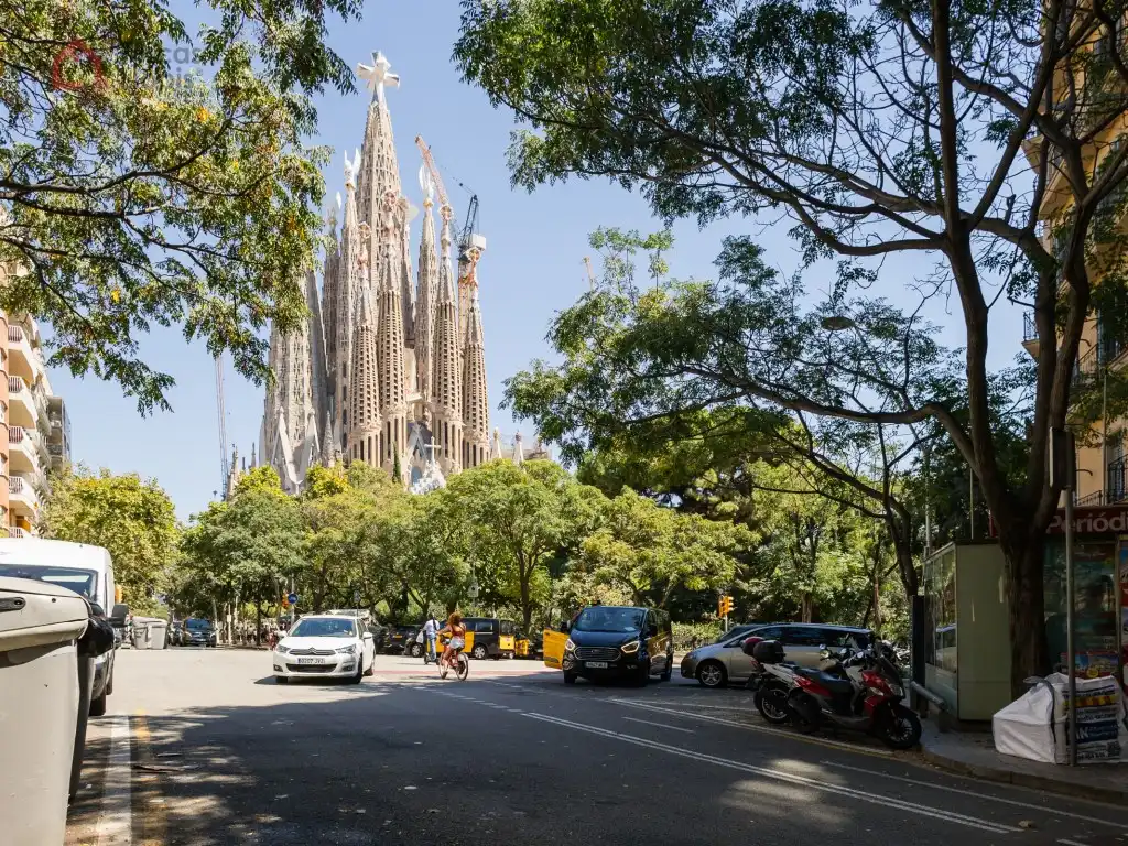 Vista exterior de Piso en venta en Barcelona con Balcón