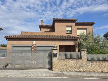 House with pool for sale in Niàgara Parc - Àgora Parc