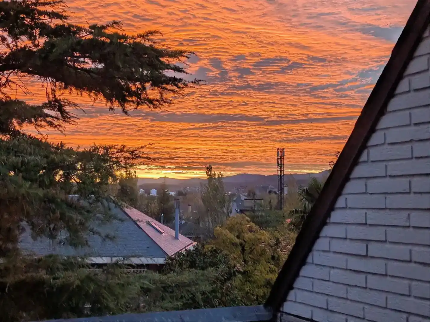 Vista exterior de Casa o xalet en venda en Vitoria - Gasteiz amb Aire condicionat i Balcó