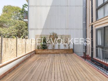 Apartament amb balcó en venda a Gràcia