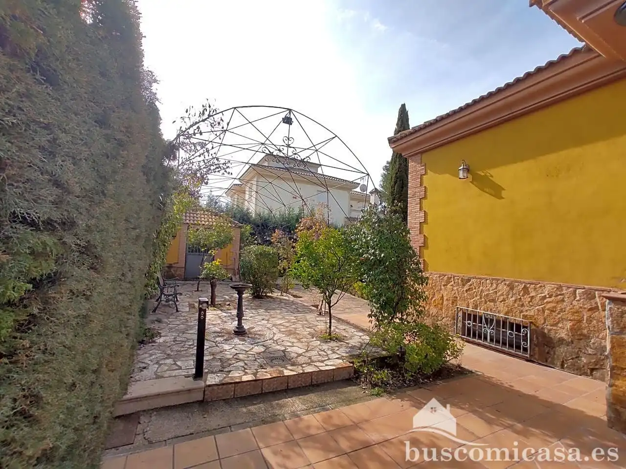 Terrassa de Casa o xalet en venda en Linares amb Aire condicionat, Calefacció i Jardí privat