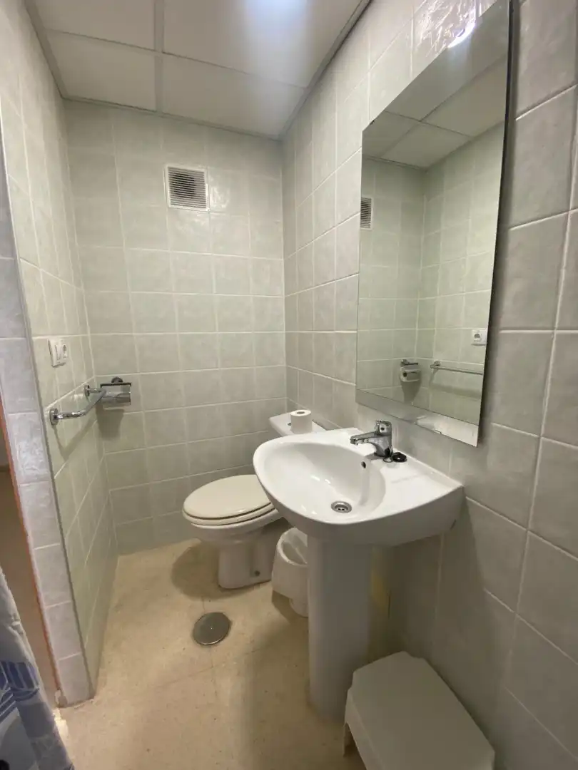 Baño de Estudio en venta en San Vicente del Raspeig / Sant Vicent del Raspeig con Aire acondicionado, Amueblado y Microondas