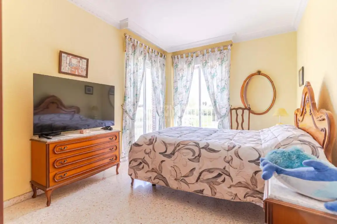 Habitación de Casa adosada en venta en Motril con Calefacción y Terraza