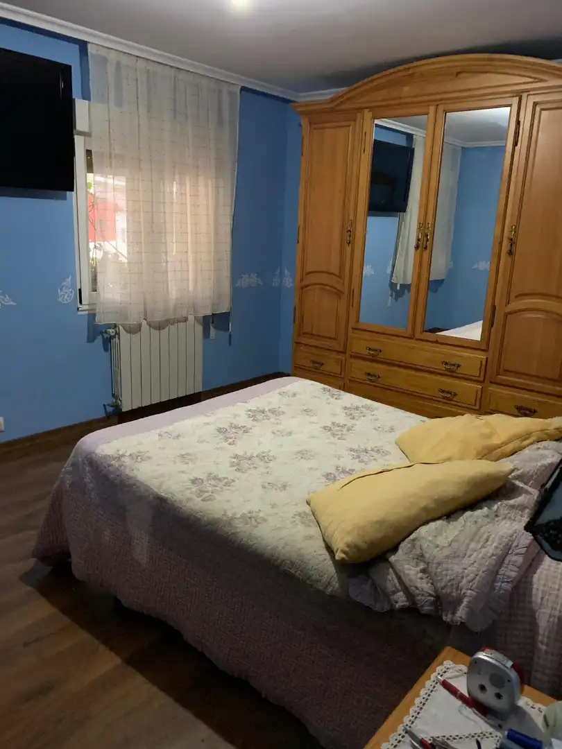 Habitación de Casa o chalet en venta en Langreo con Calefacción, Parquet y Terraza