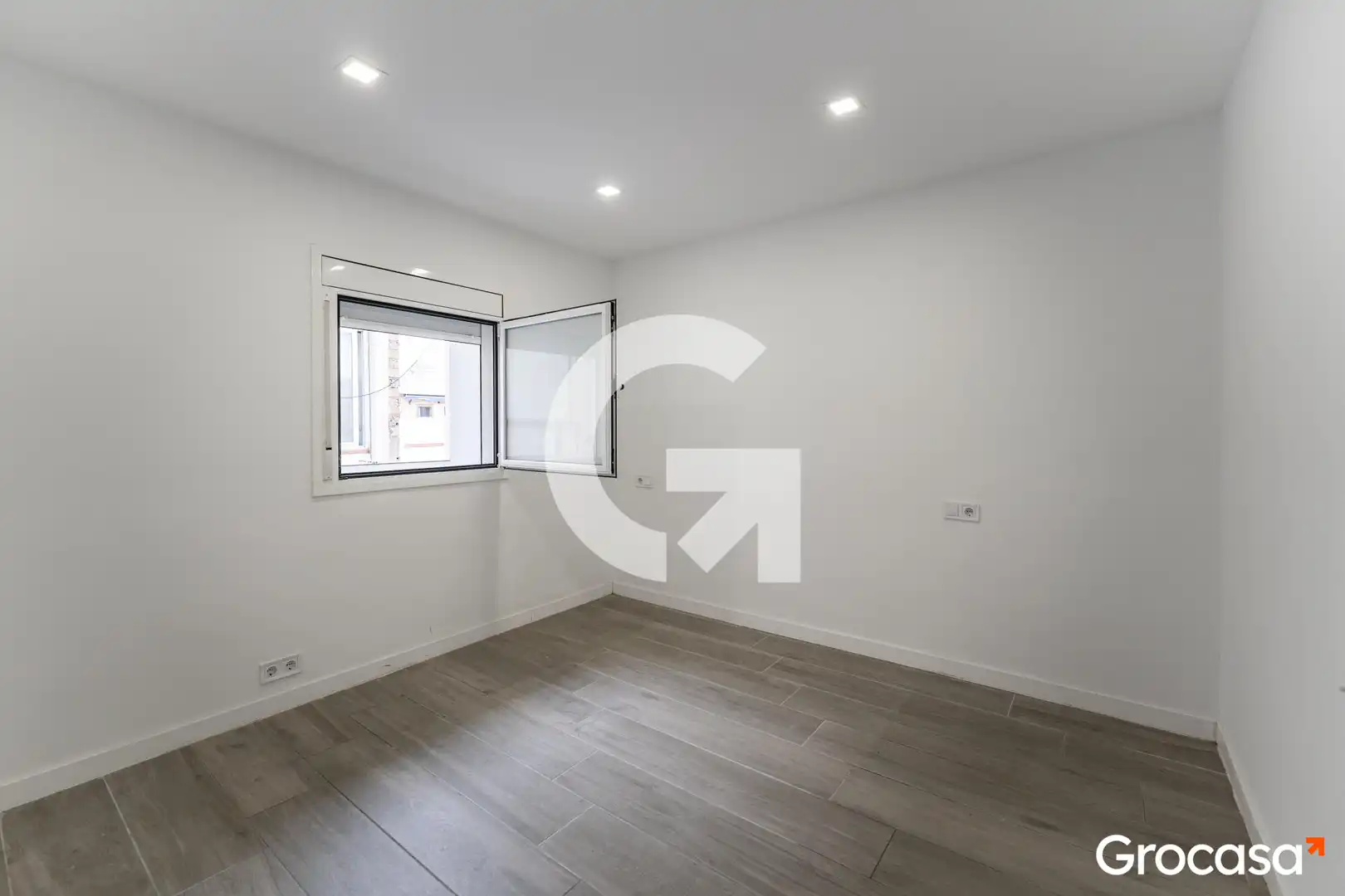 Habitación de Piso en venta en L'Hospitalet de Llobregat con Aire acondicionado, Calefacción y Horno