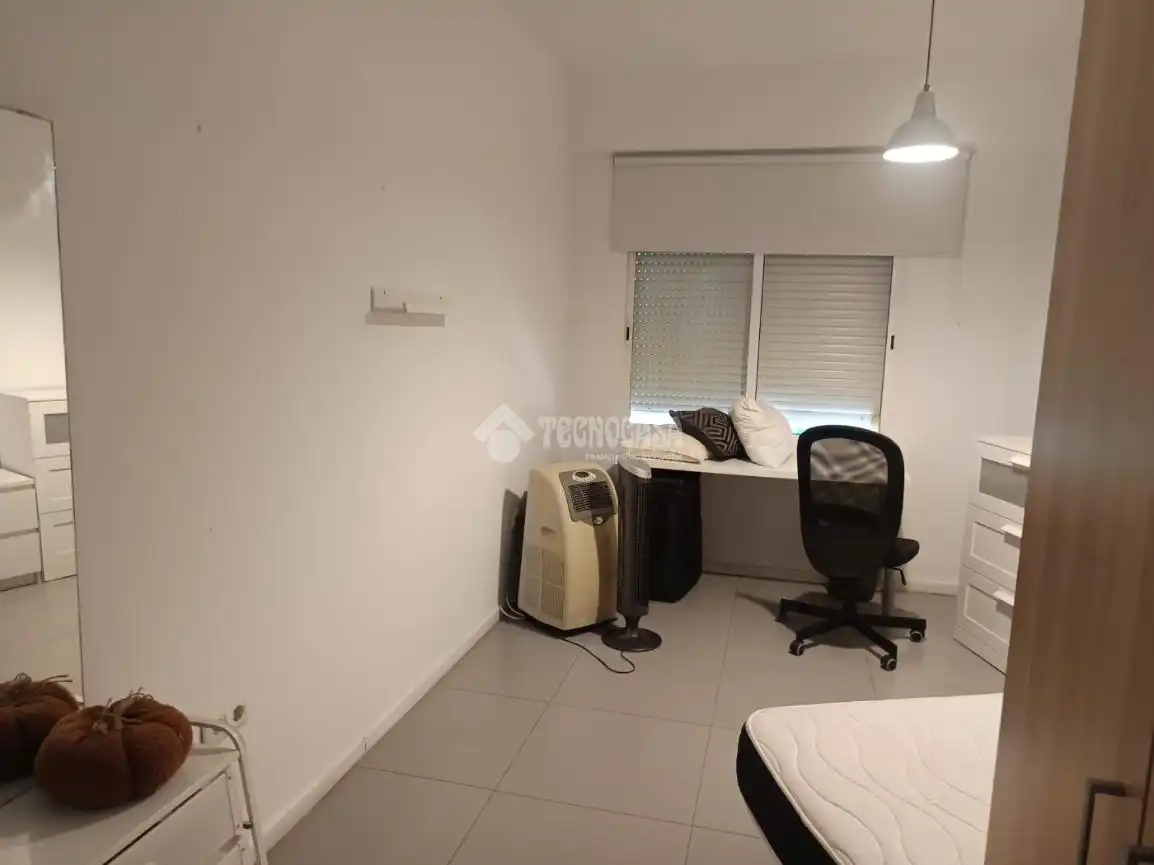 Piso en venta en Sevilla con Aire acondicionado, Terraza y Trastero