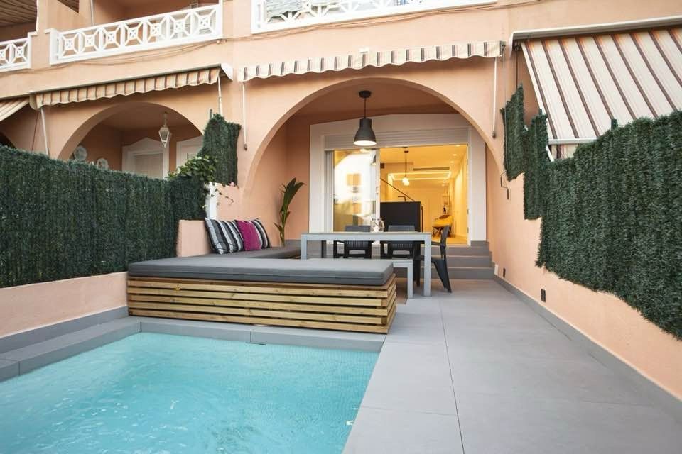 Terrassa de Casa o xalet en venda en Santa Pola amb Aire condicionat, Jardí privat i Piscina
