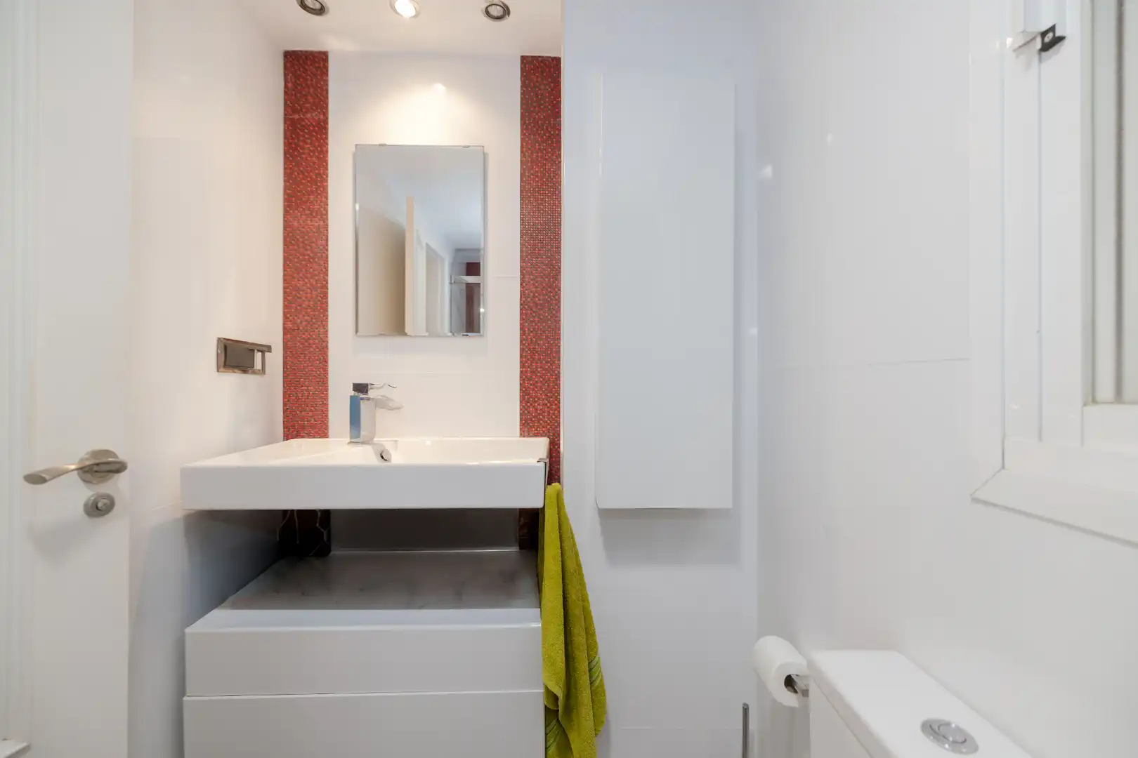 Bathroom of Flat for sale in Málaga  with Air Conditioner, Furnished and Balcony