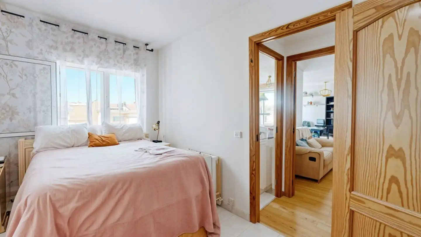 Habitación de Piso en venta en Madrid con Calefacción y Balcón