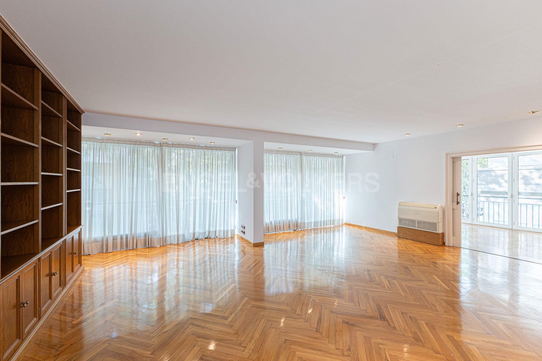 Living room of Apartment for sale in  Barcelona Capital  with Heating, Private garden and Parquet flooring
