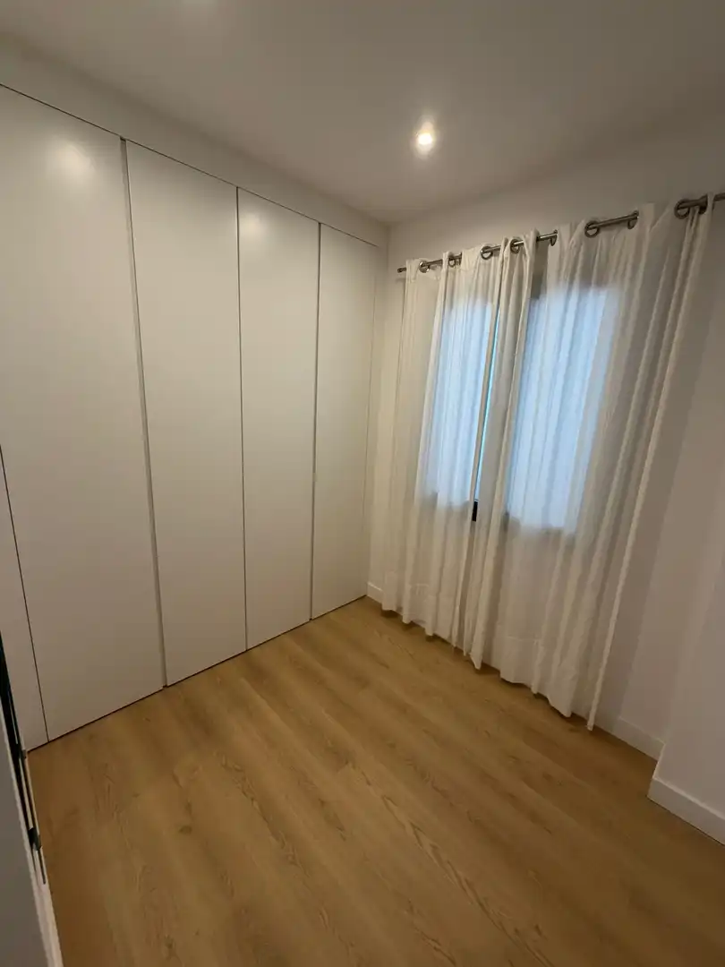Schlafzimmer von Wohnung zur Miete in Centre