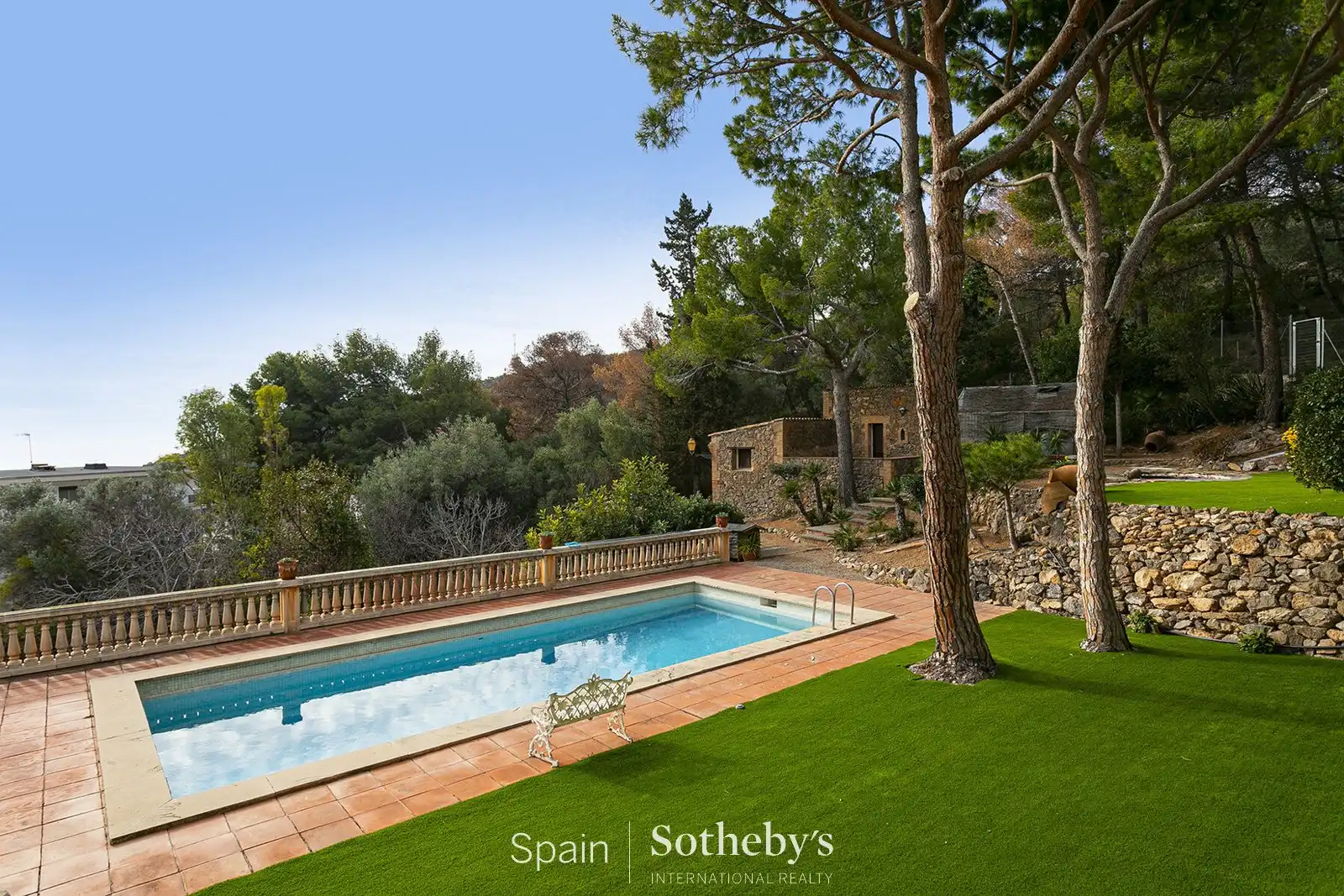 Piscina de Casa o xalet en venda en Castelldefels amb Aire condicionat, Calefacció i Jardí privat