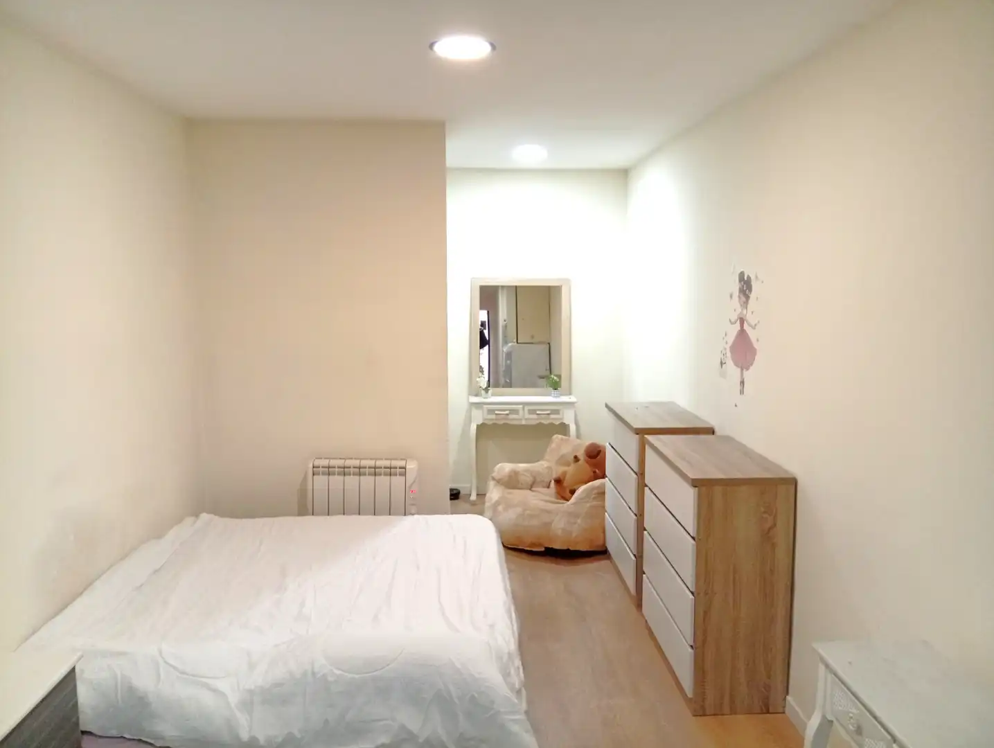 Habitación de Planta baja en venta en Madrid con Aire acondicionado, Calefacción y Jardín privado