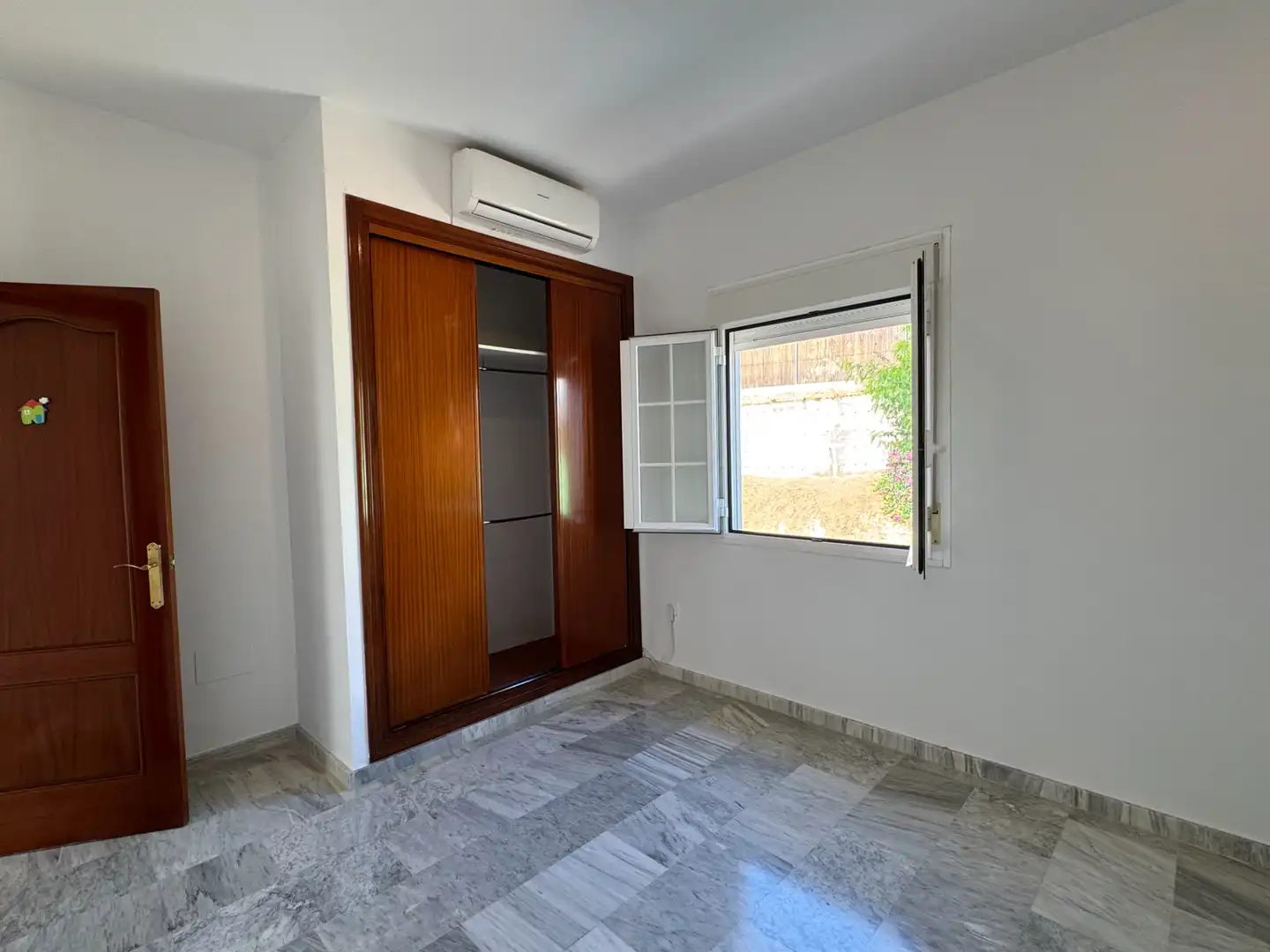 Habitación de Casa o chalet en venta en Rincón de la Victoria con Aire acondicionado, Jardín privado y Terraza