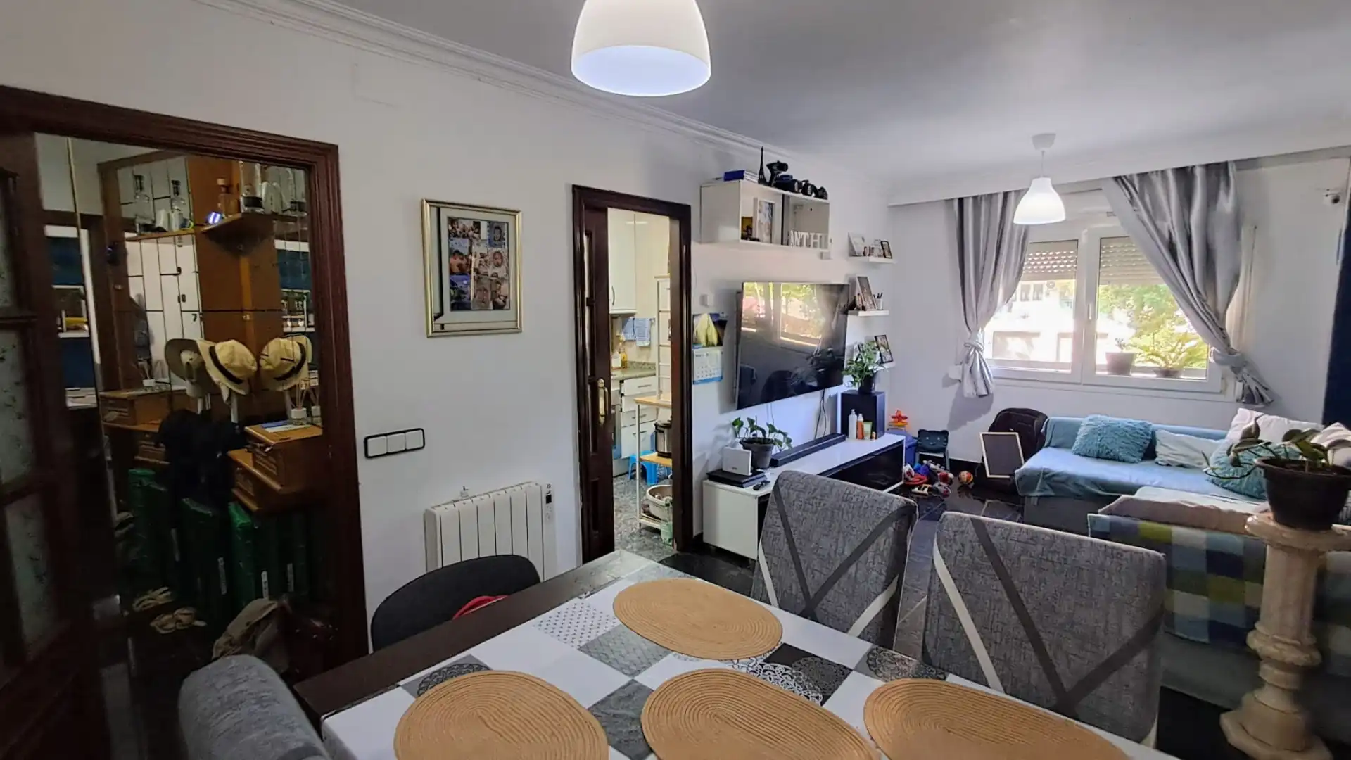 Sala d'estar de Pis en venda en Salt amb Calefacció
