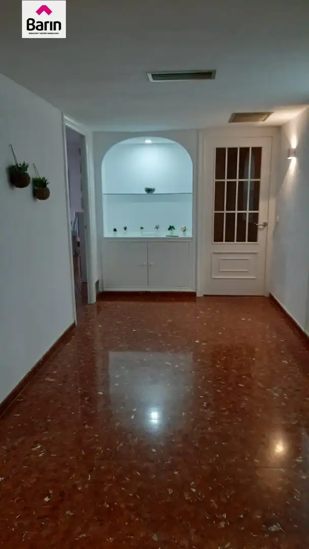 Wohnung zum Verkauf in Córdoba mit Klimaanlage, Terrasse und Abstellraum