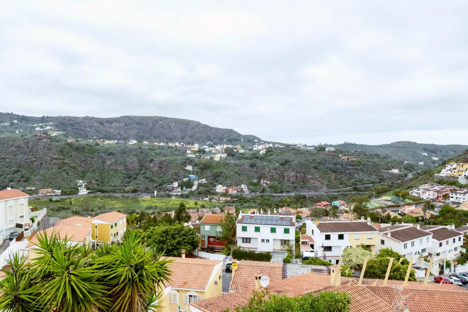 Vista exterior de Casa o xalet en venda en Santa Brígida amb Aire condicionat, Jardí privat i Terrassa