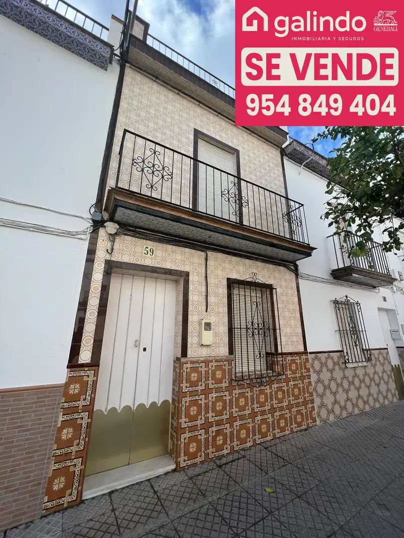 Vista exterior de Casa adosada en venta en Paradas