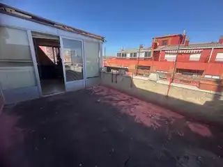 Außenansicht von Dachboden zum Verkauf in León Capital  mit Heizung, Parkett und Terrasse