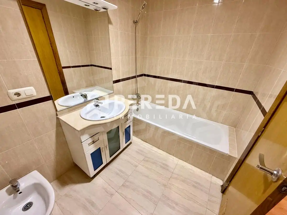 Bathroom of Flat for sale in Roquetas de Mar  with Terrace and Community pool