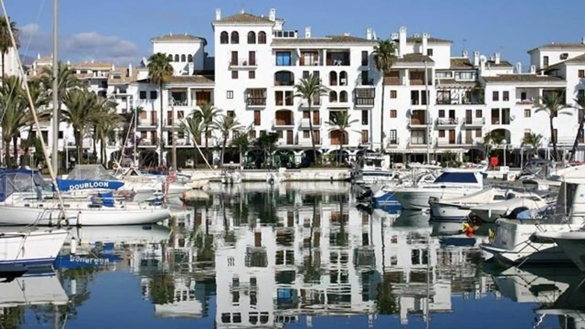 Vista exterior de Apartamento en venta en Manilva con Calefacción