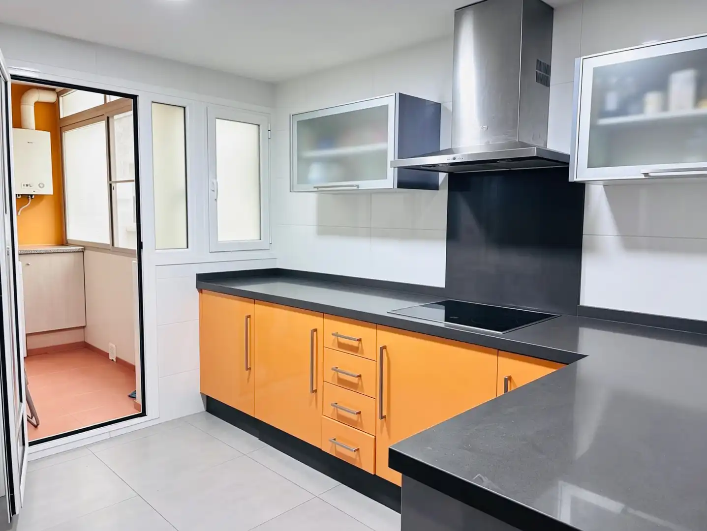 Kitchen of Flat for sale in Valencia  with Air Conditioner, Heating and Terrace