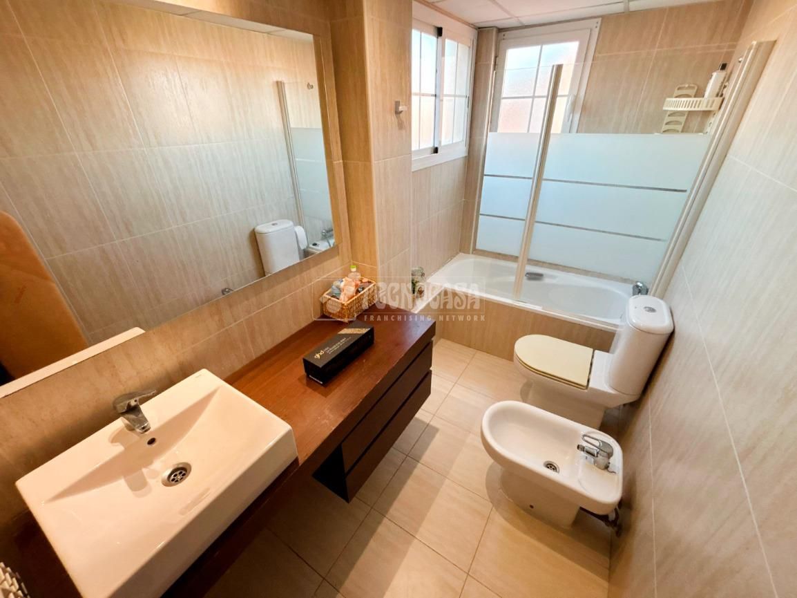 Bany de Casa adosada en venda en  Zaragoza Capital amb Aire condicionat