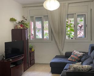 Living room of Planta baja for sale in Sabadell  with Heating, Private garden and Microwave