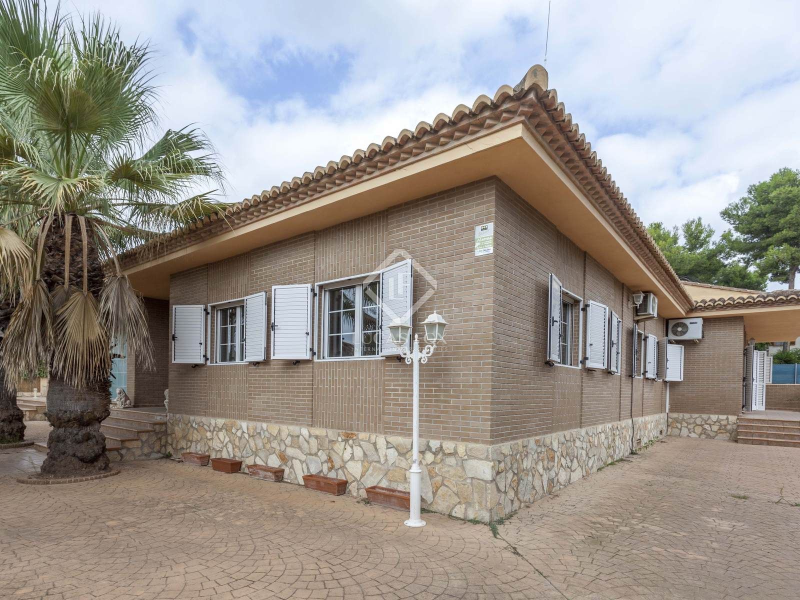 Vista exterior de Casa o chalet de alquiler en Paterna con Aire acondicionado, Calefacción y Jardín privado