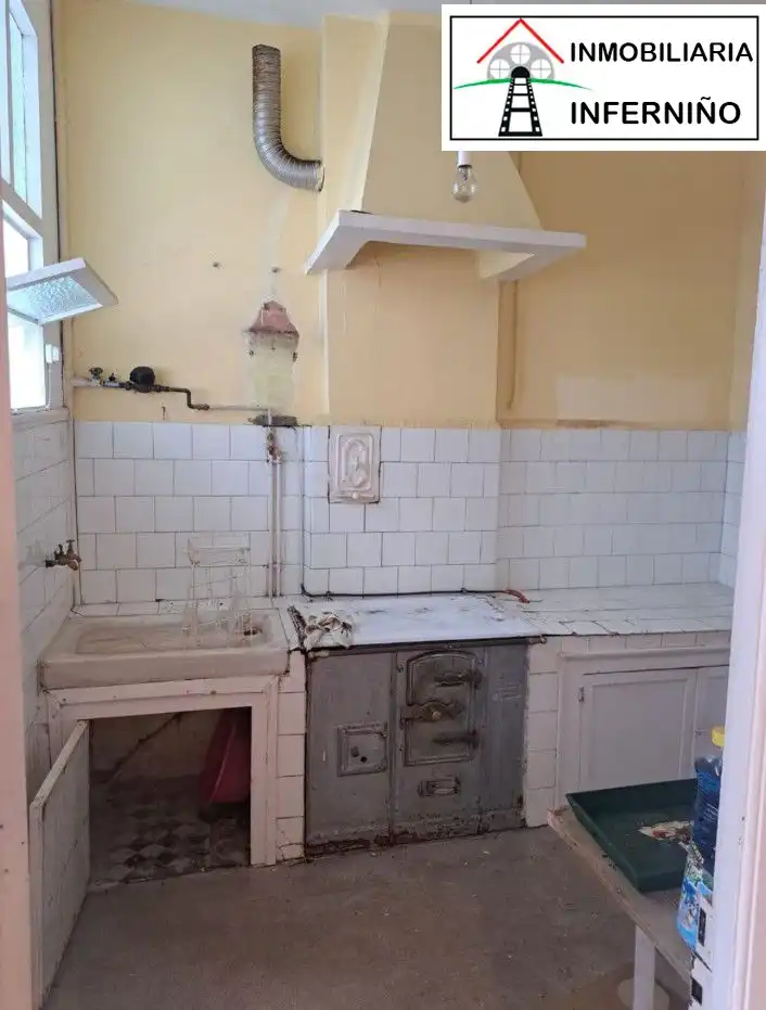 Cuina de Pis en venda en Ferrol amb Balcó