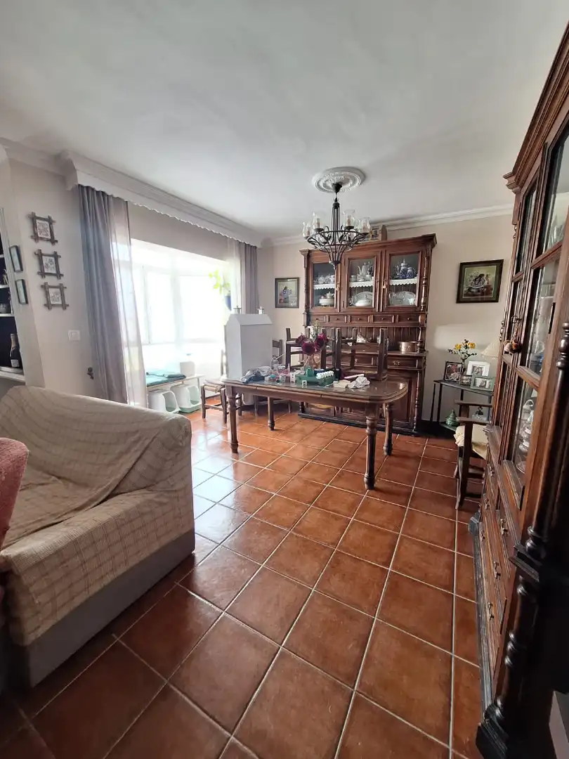 Sala d'estar de Pis en venda en La Línea de la Concepción amb Traster, Moblat i Forn