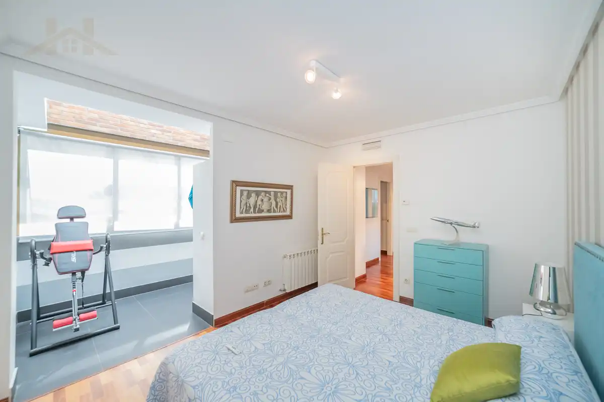 Habitación de Dúplex en venta en Majadahonda con Aire acondicionado, Calefacción y Parquet