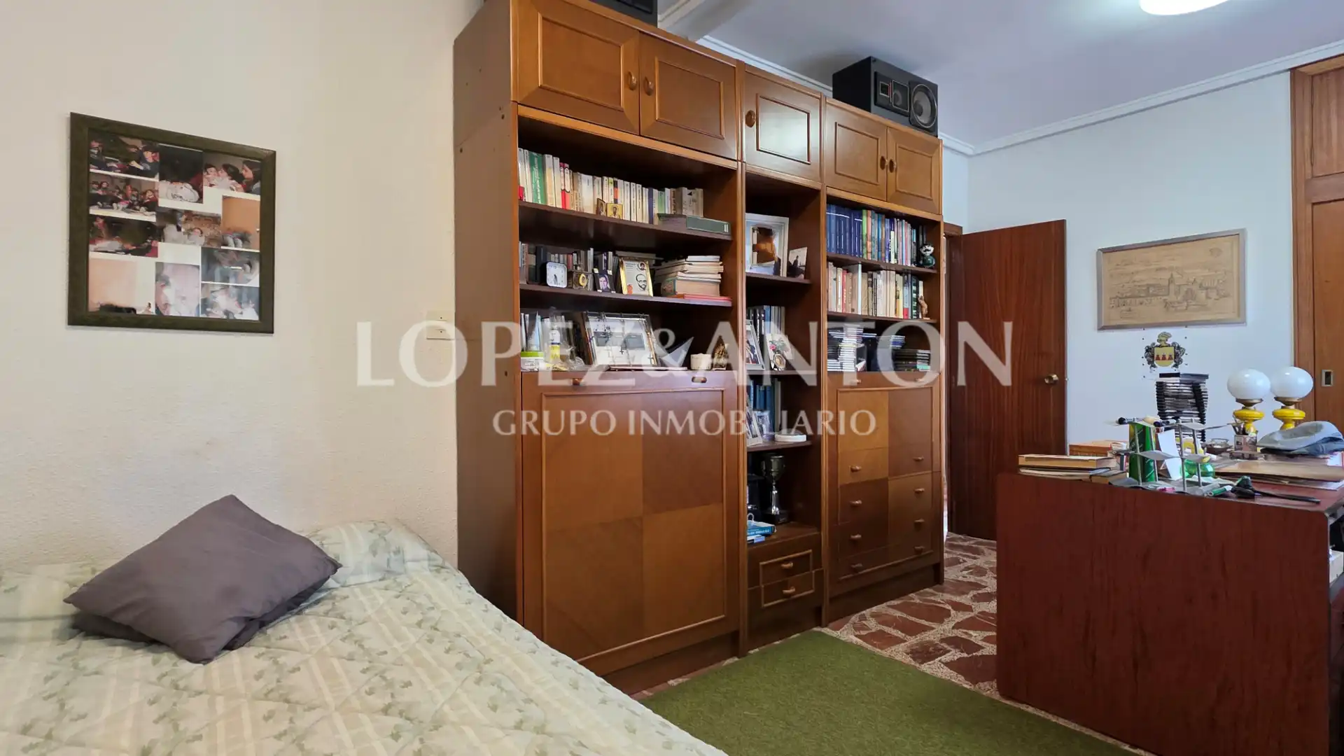 Bedroom of Houses for sale in L'Eliana  with Air Conditioner, Private garden and Terrace