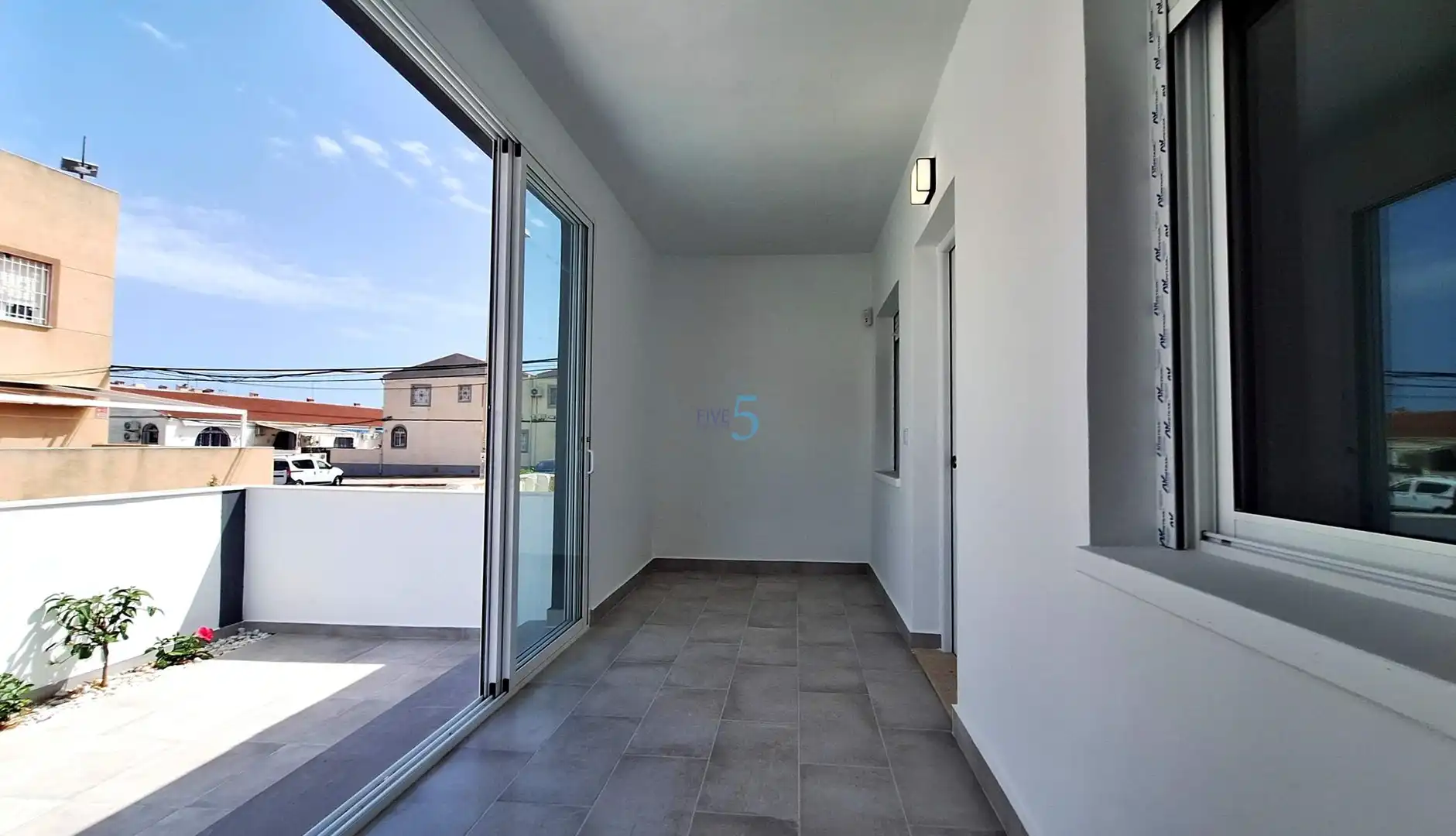 Bungalow with terrace for sale in Zona Carrefour - Urbanizaciones, imagen 2