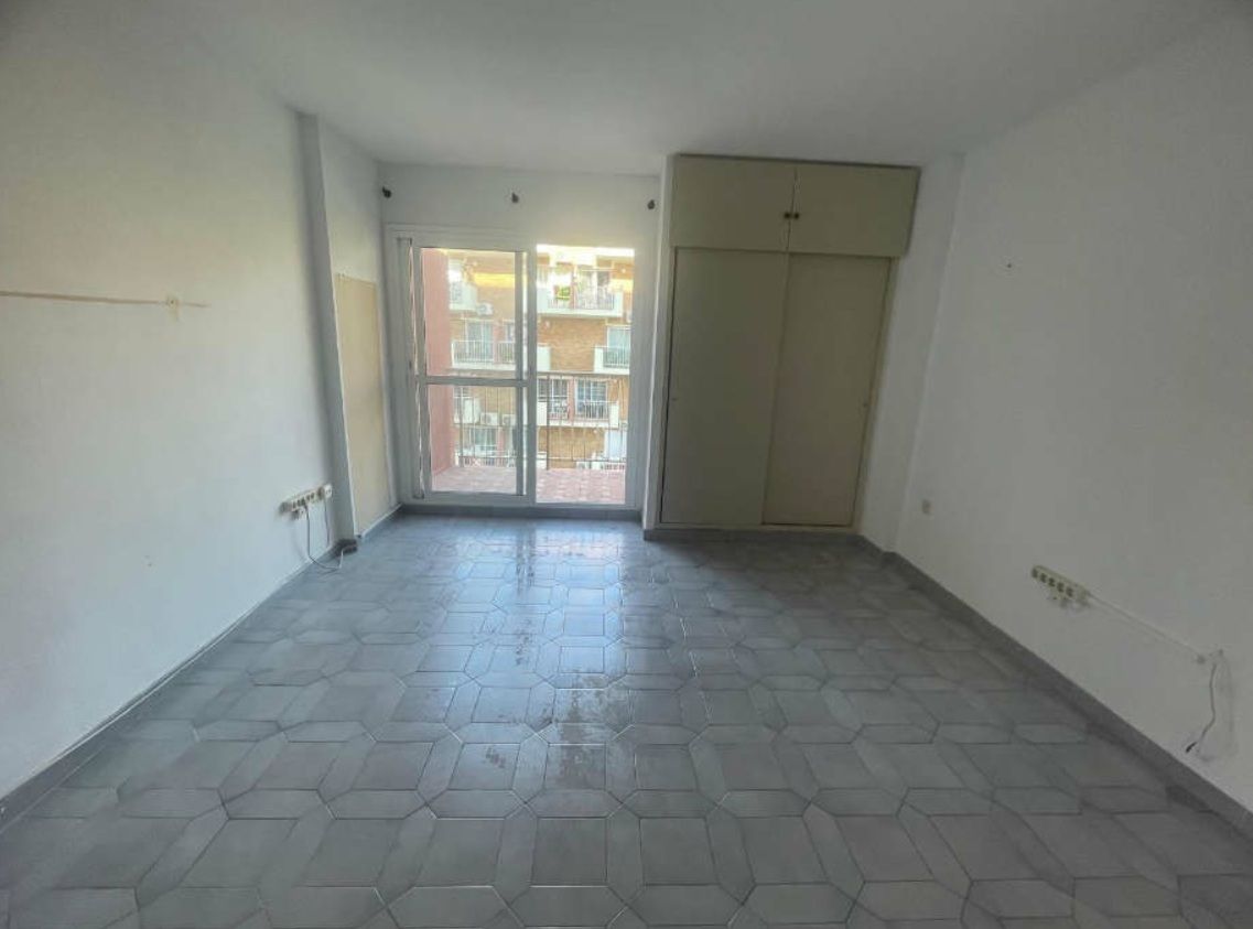 Bedroom of Flat for sale in Benalmádena
