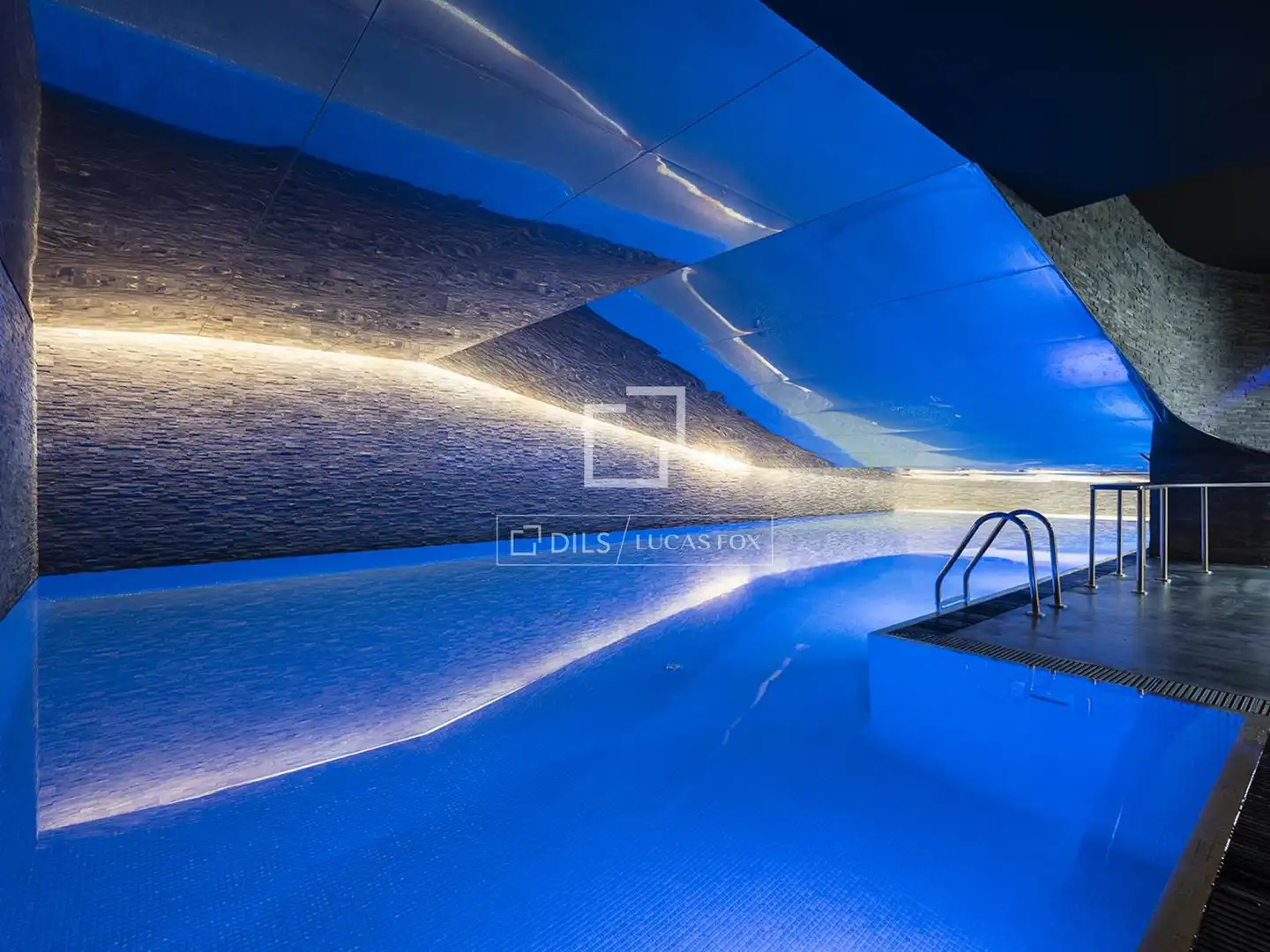 Piscina de Piso de alquiler en Barcelona con Aire acondicionado, Calefacción y Terraza