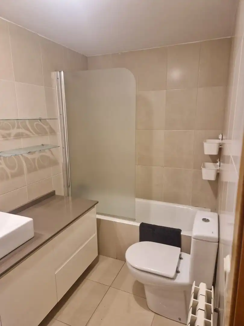 Baño de Piso en venta en Torrecaballeros con Calefacción y Amueblado