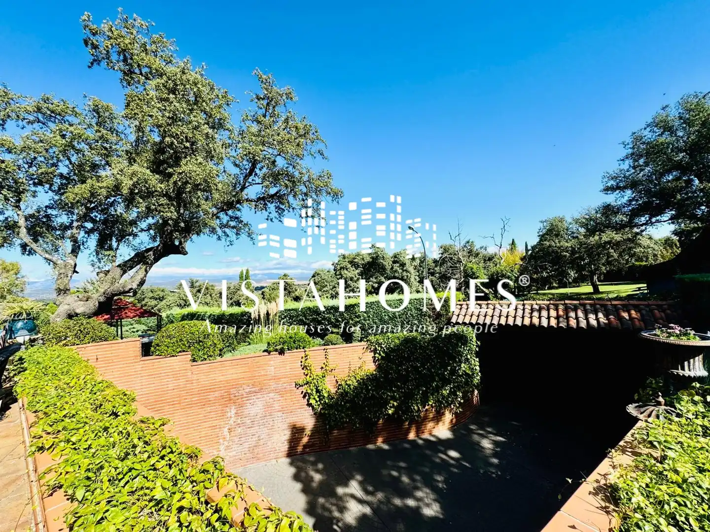 Vista exterior de Casa o xalet en venda en Ciudalcampo amb Aire condicionat, Calefacció i Jardí privat