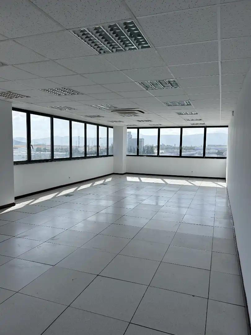 Office space with lift to rent in Polígono Parque Empresarial la Muga 6, imagen 18