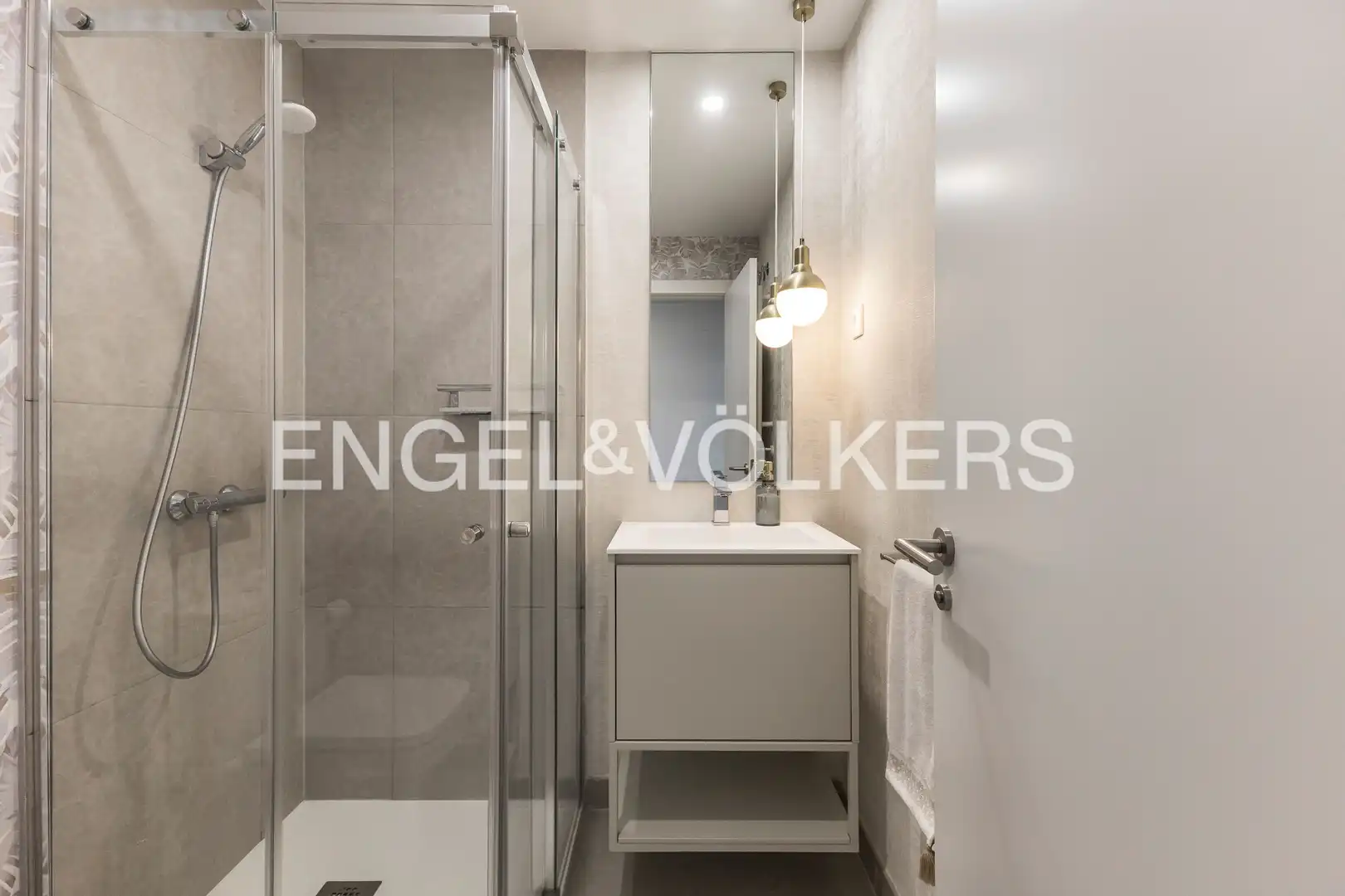Baño de Piso en venta en Madrid con Aire acondicionado, Calefacción y Terraza