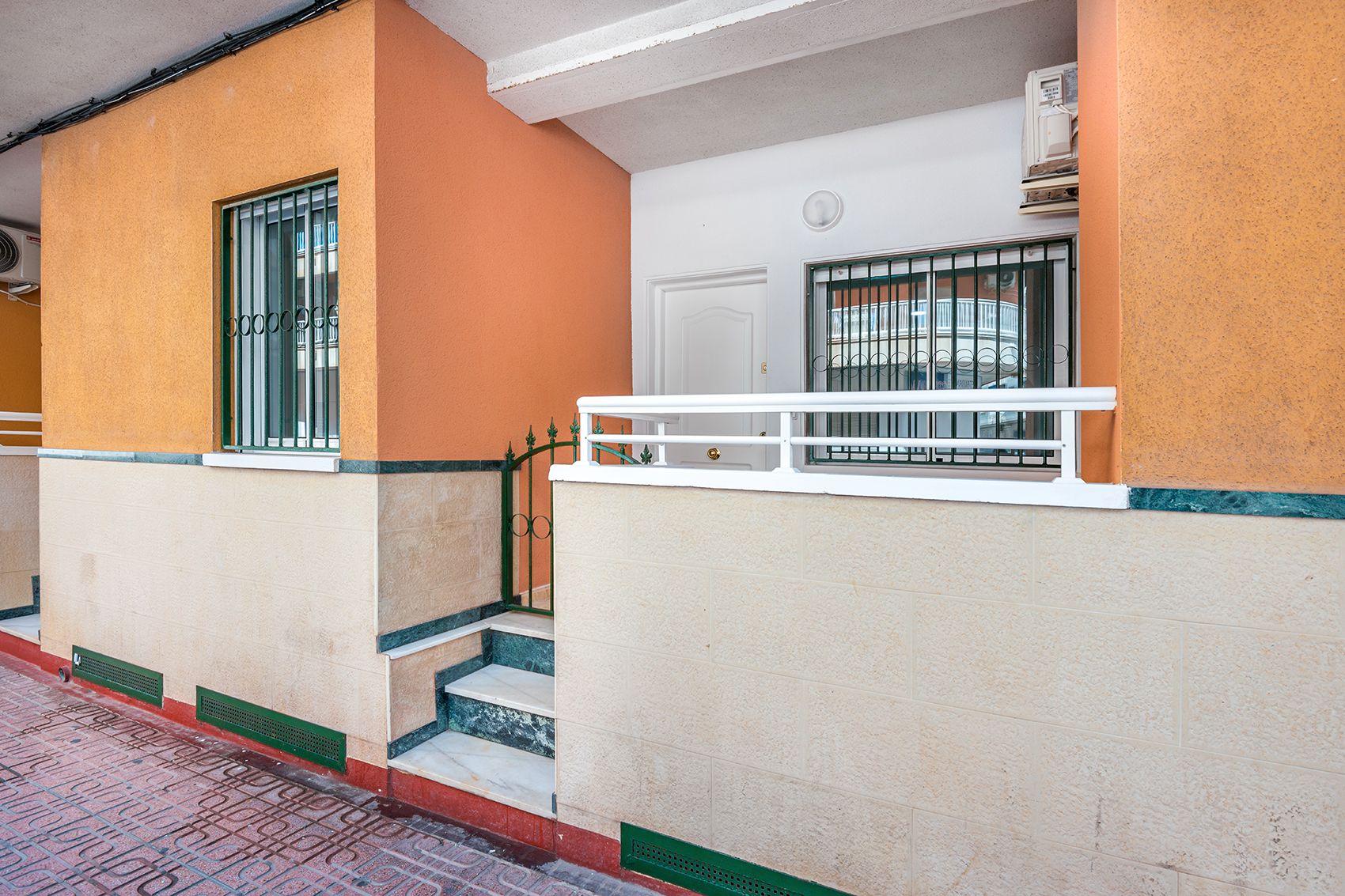 Vista exterior de Apartament en venda en Torrevieja amb Aire condicionat, Calefacció i Terrassa