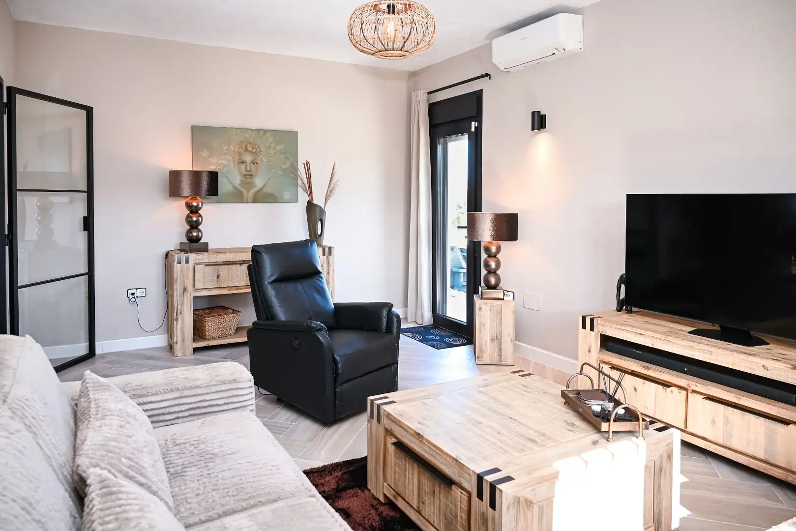 Sala de estar de Casa o chalet en venta en Alhaurín de la Torre con Aire acondicionado, Calefacción y Jardín privado