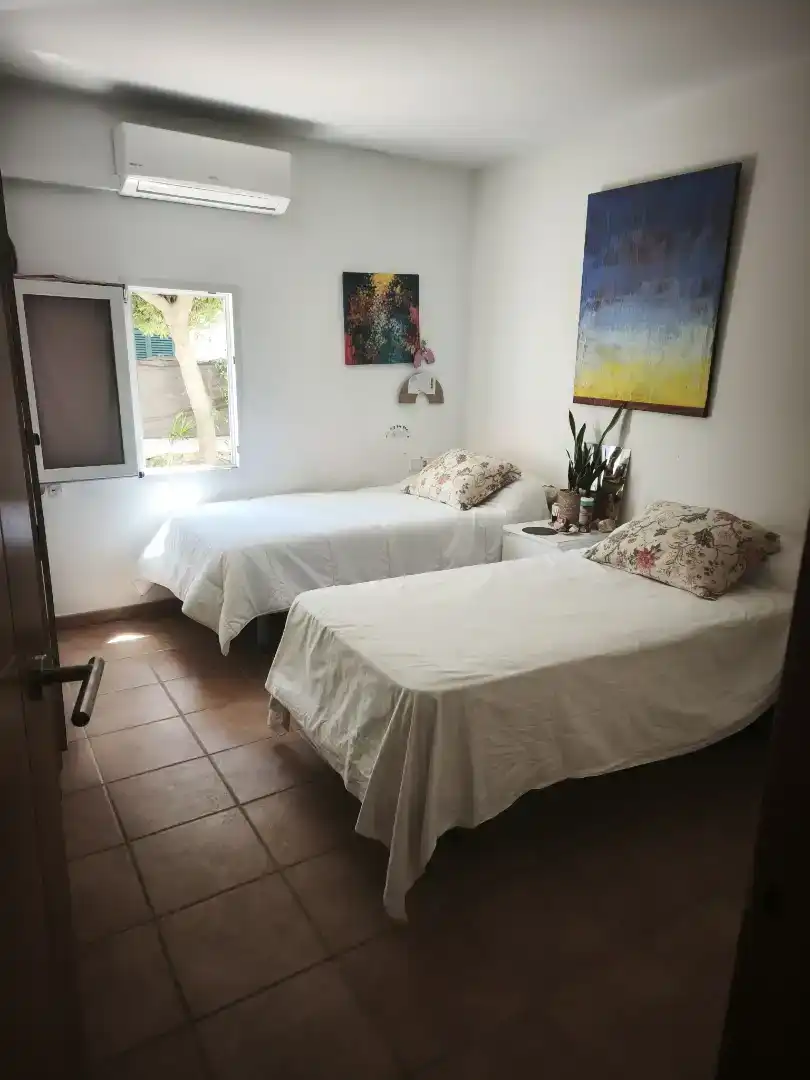 Dormitori de Casa adosada en venda en Ciutadella de Menorca amb Aire condicionat i Balcó