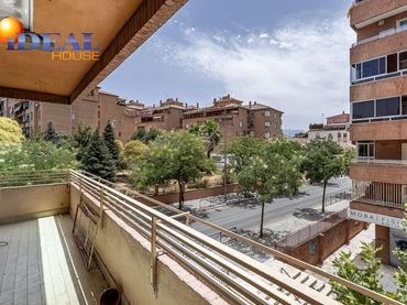 Piso con balcón en venta en Beiro