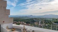 Terrassa de Apartament en venda en Cogollos de la Vega amb Terrassa, Traster i Piscina comunitària
