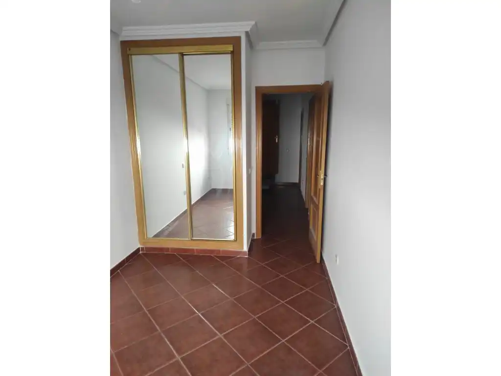 Casa aparellada de lloguer a Calle Virgen De Poveda, imagen 6