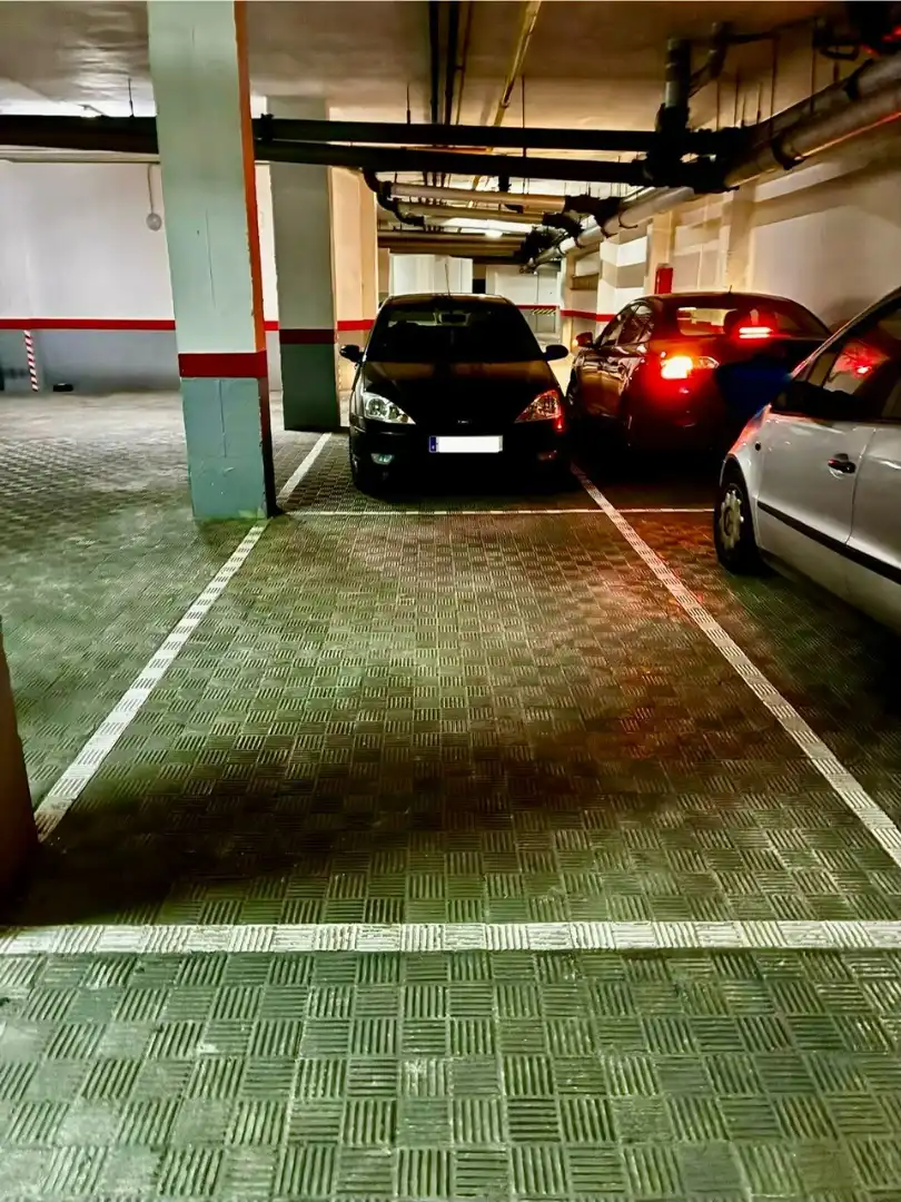 Parking de Piso en venta en Cádiz con Terraza y Amueblado