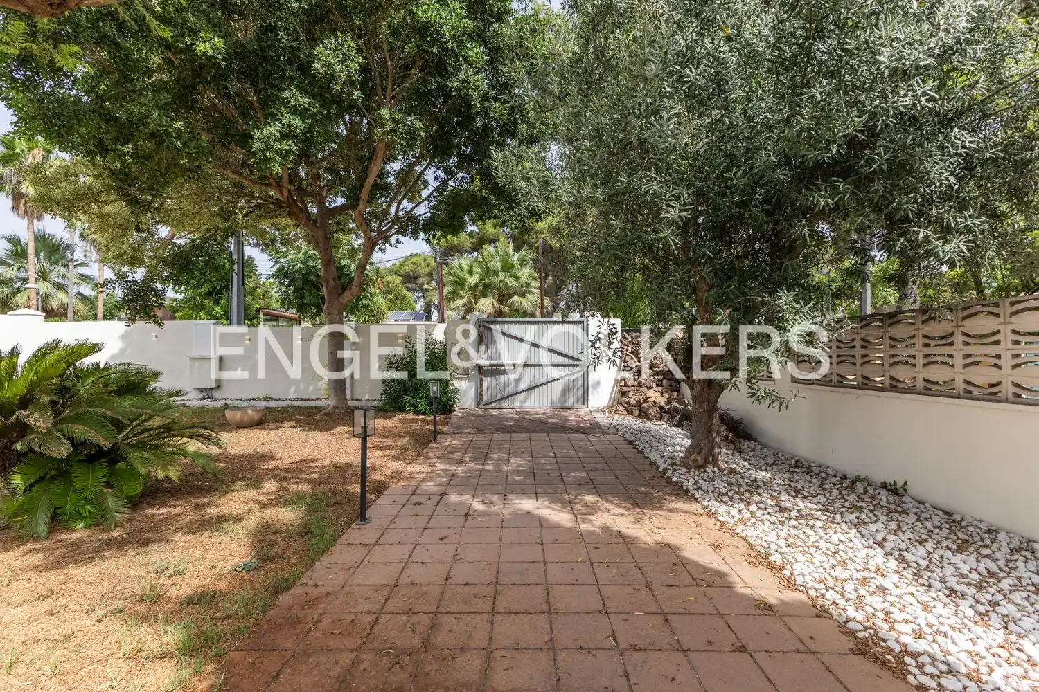 Vista exterior de Casa o chalet en venta en Paterna con Calefacción, Jardín privado y Terraza