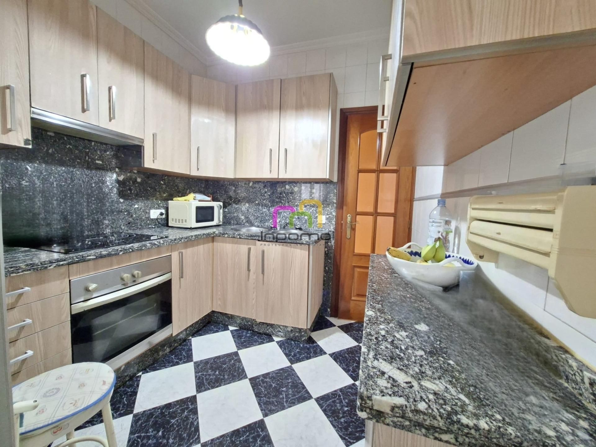 Kitchen of Flat for sale in Badajoz Capital  with Air Conditioner, Furnished and Balcony